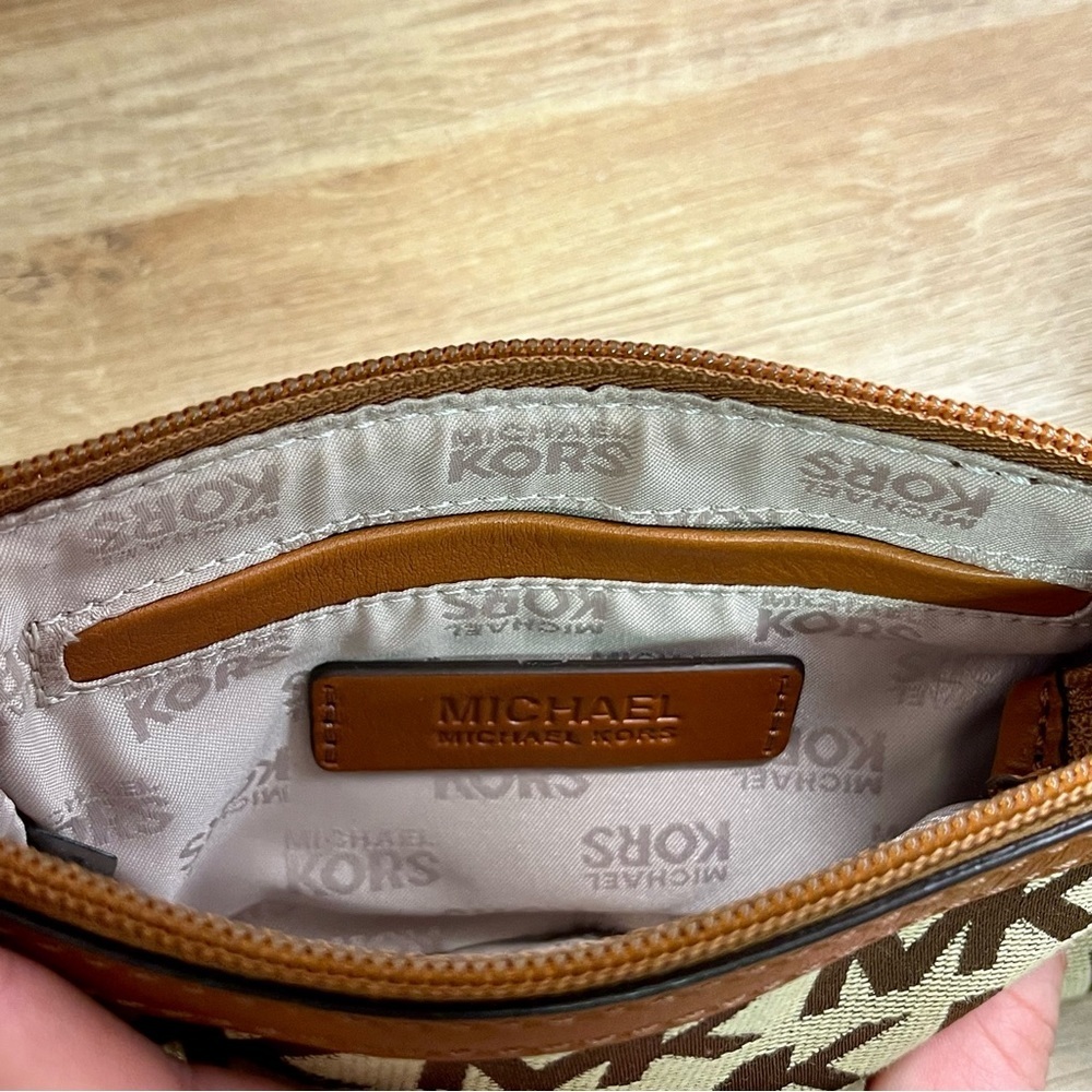 Michael Kors MK Signature Monogram Canvas Wristlet Wallet Corner Zip Taupe Brown - Picture 5 of 6